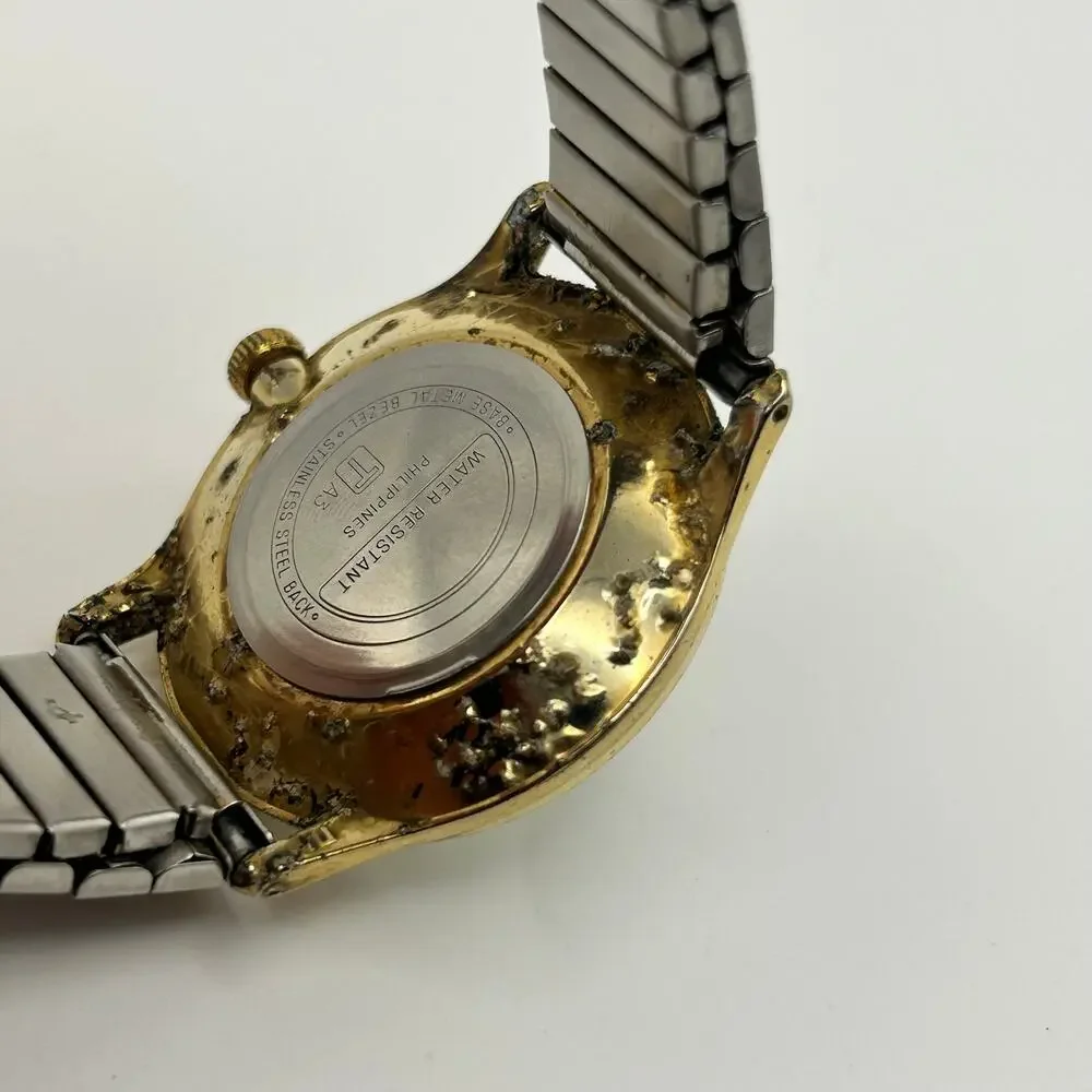 Vintage Acqua by Timex Mechanical Goldtone Water Resistant Expansion Band Watch